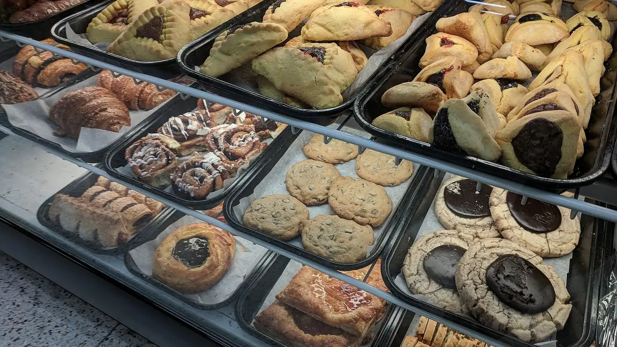 Sinclairs Bakery – bakery in Huntly town centre